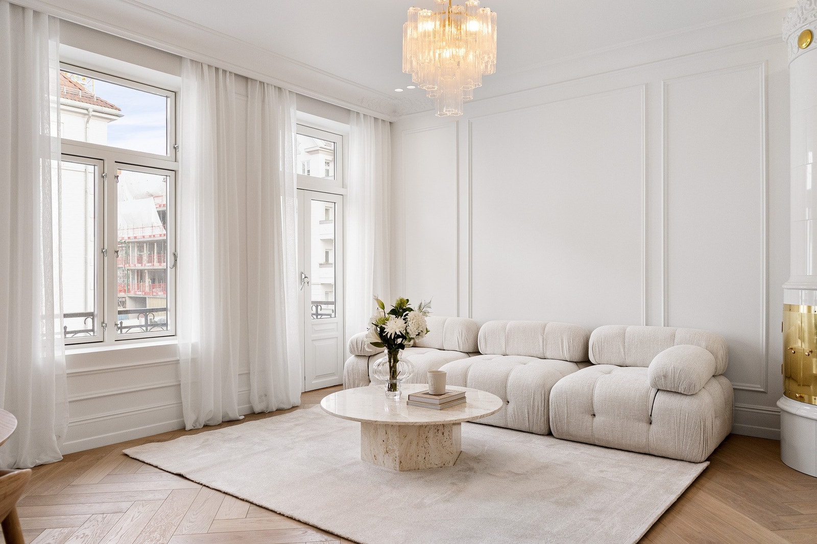 Nyavrettet gulv med fiskebensparkett. Varme i alle gulv (appstyrt). Galleribilde