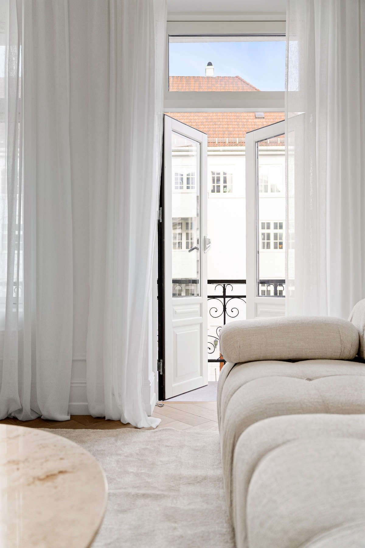 Fra stuen er det adkomst til en herlig balkong. Galleribilde