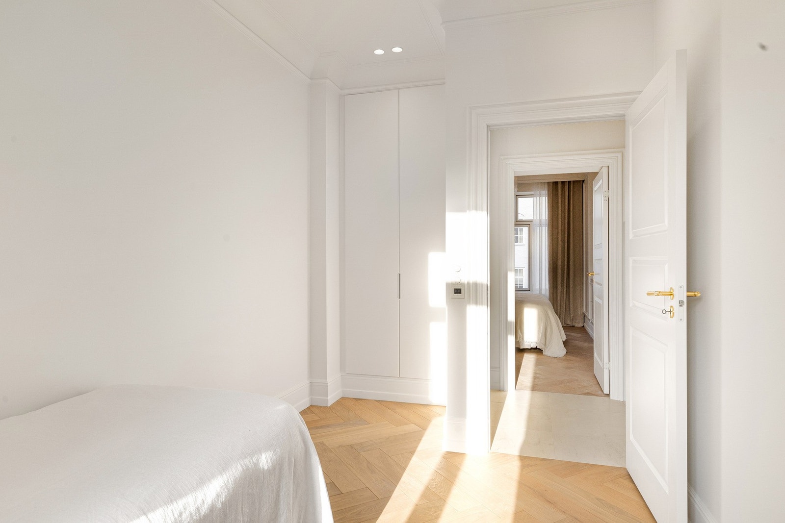 God oppbevaringsplass i plassbygd garderobeskap. Galleribilde