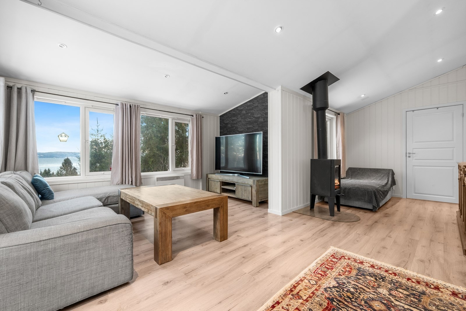 Her får du en trivelig hytte med rolig og landlig beliggenhet Galleribilde