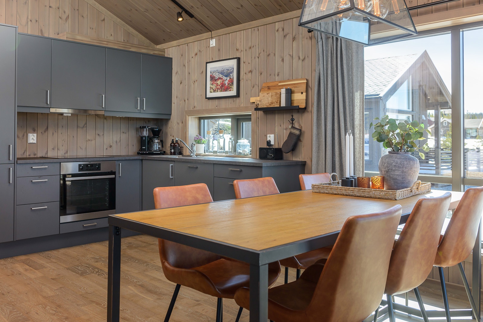 Interiørbilder fra en lik hytte. Farger og produkter kan avvike fra leveransen. Galleribilde