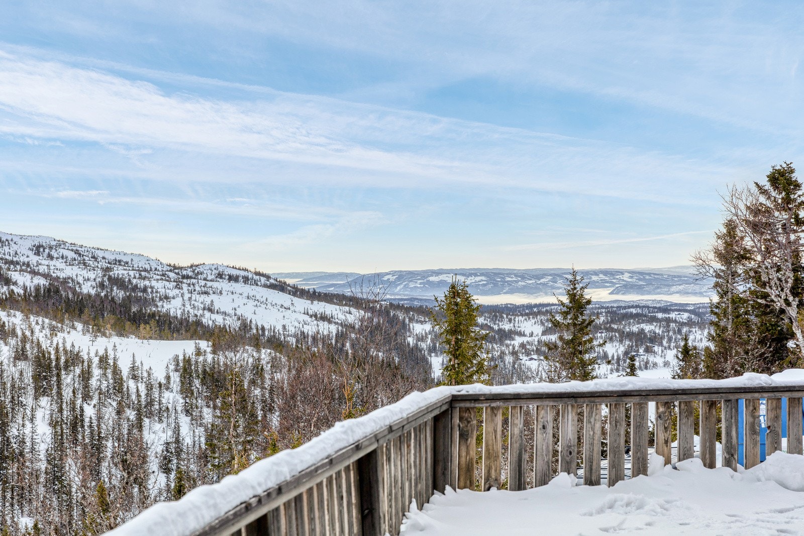 Utsikt mot syd. Herfra ser man til Jonsknuten - Kongsberg Galleribilde