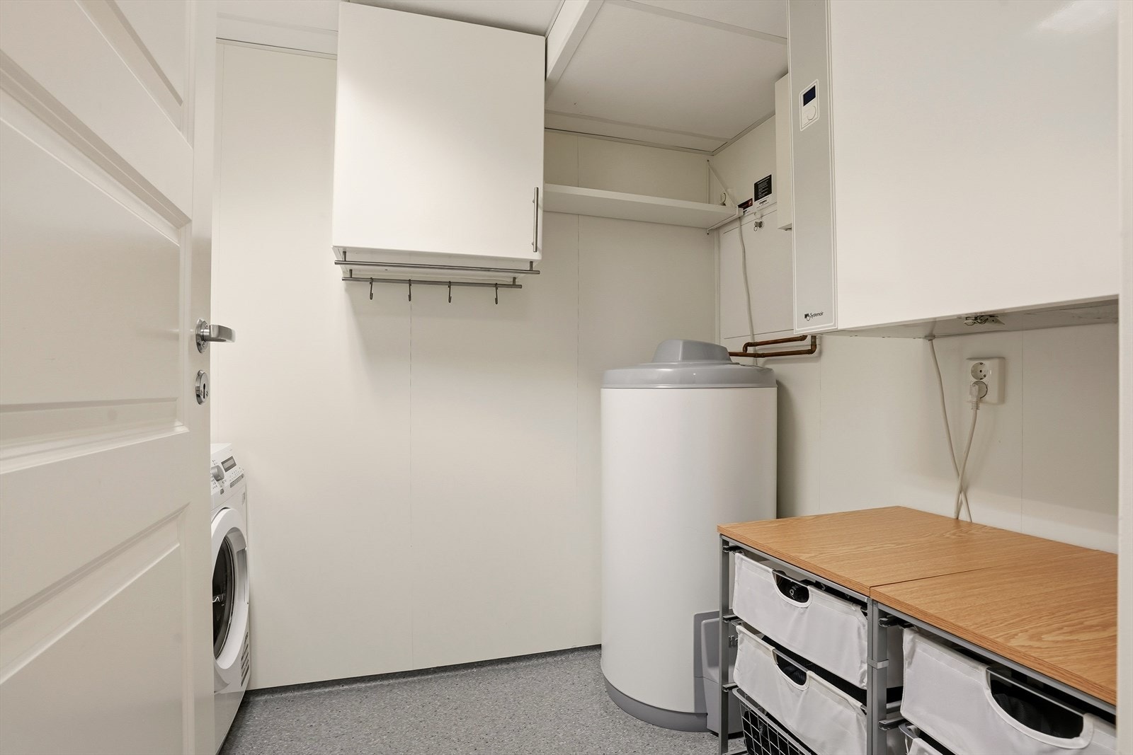 Vaskerom/teknisk rom innenfor badet. Galleribilde