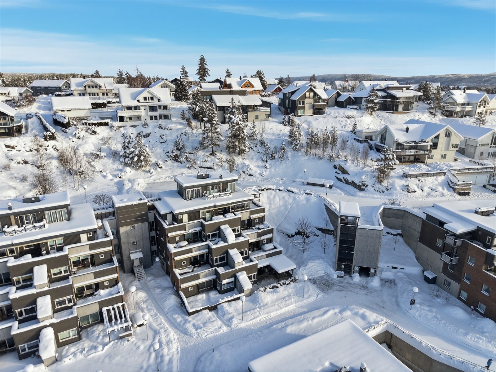 Hindtåsen ligger høyt og fint til i et solrikt område på Kongsberg. Galleribilde