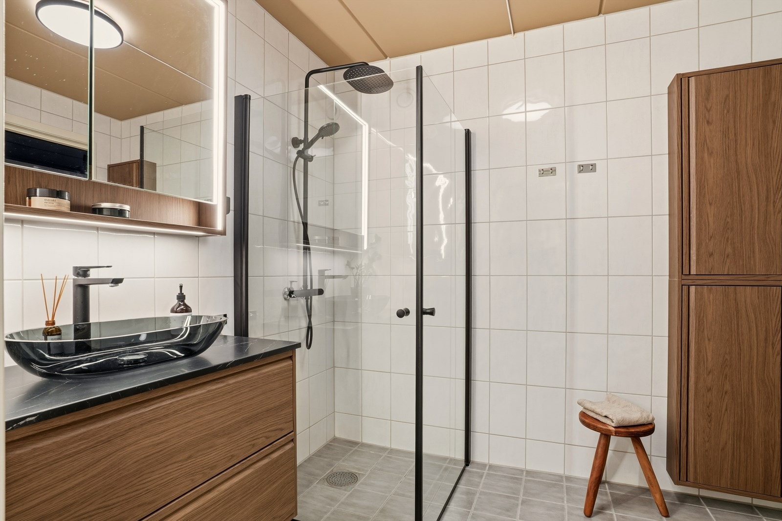 Pent bad med ny baderomsinnredning fra 2025. Galleribilde