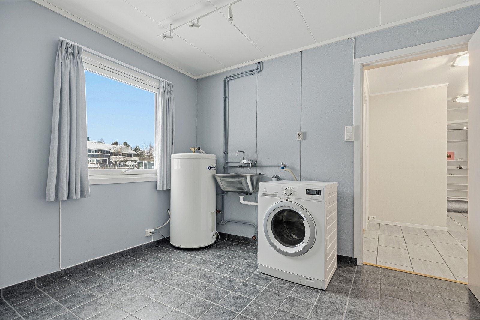 Vaskerom Galleribilde