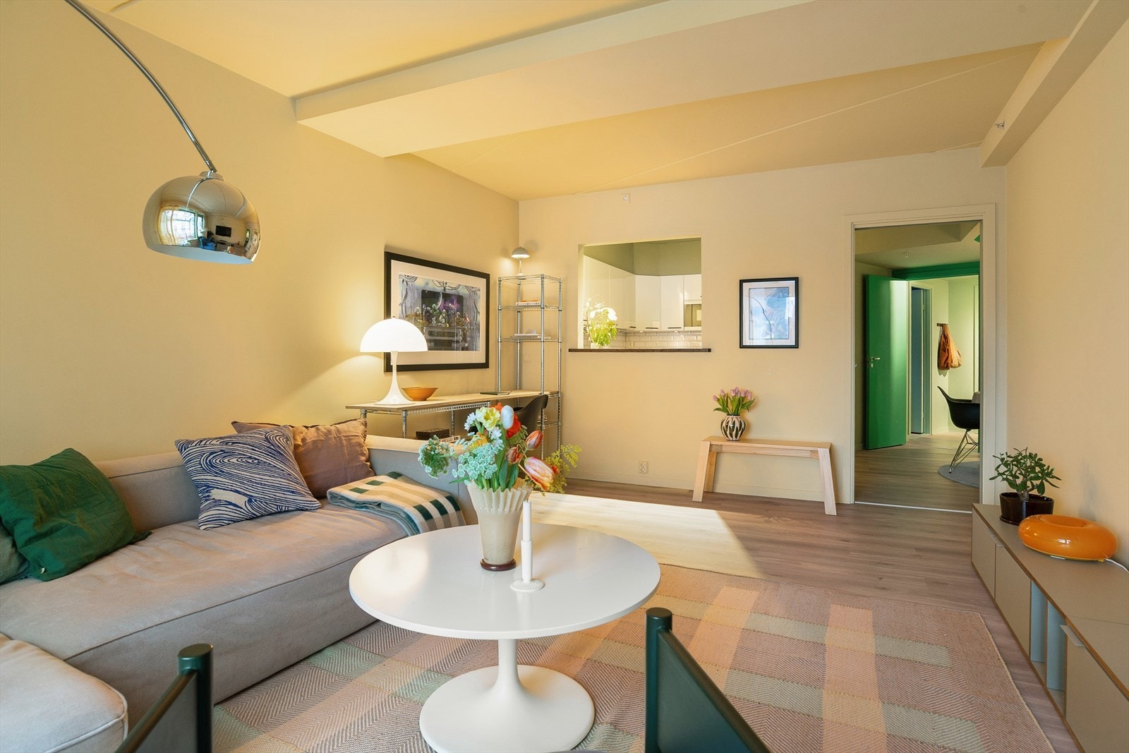 Moderne bygg fra 2008 og en gjennomtenkt planløsning hvor hver kvadrat er utnyttet maksimalt Galleribilde