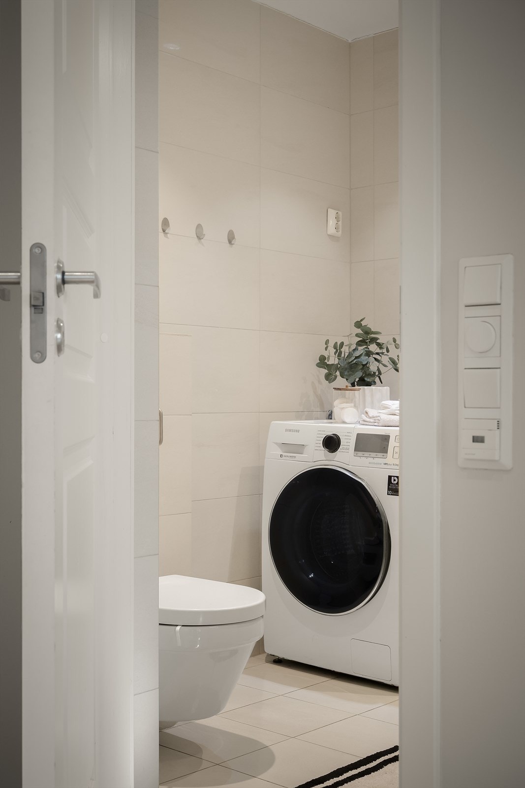 Moderne, flislagt baderom fra 2016/17 (ref. forrige salgsoppgave) Galleribilde