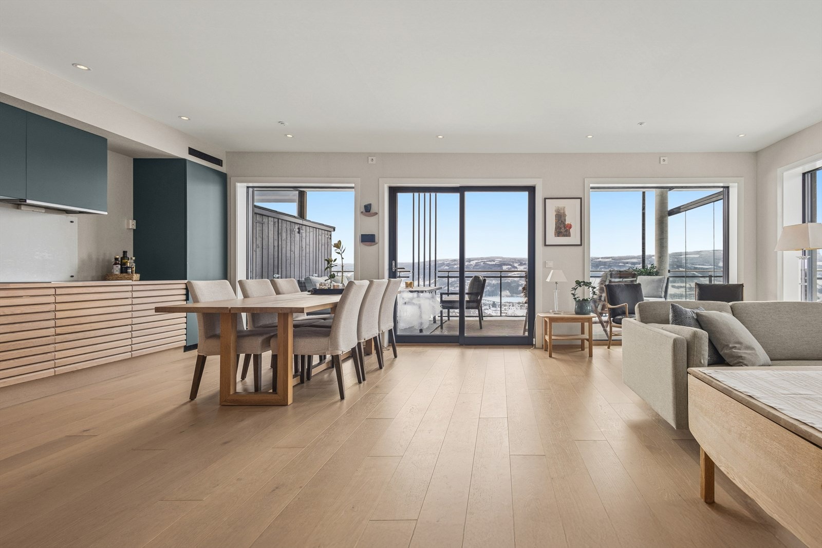 Kjøkken og stue. Galleribilde