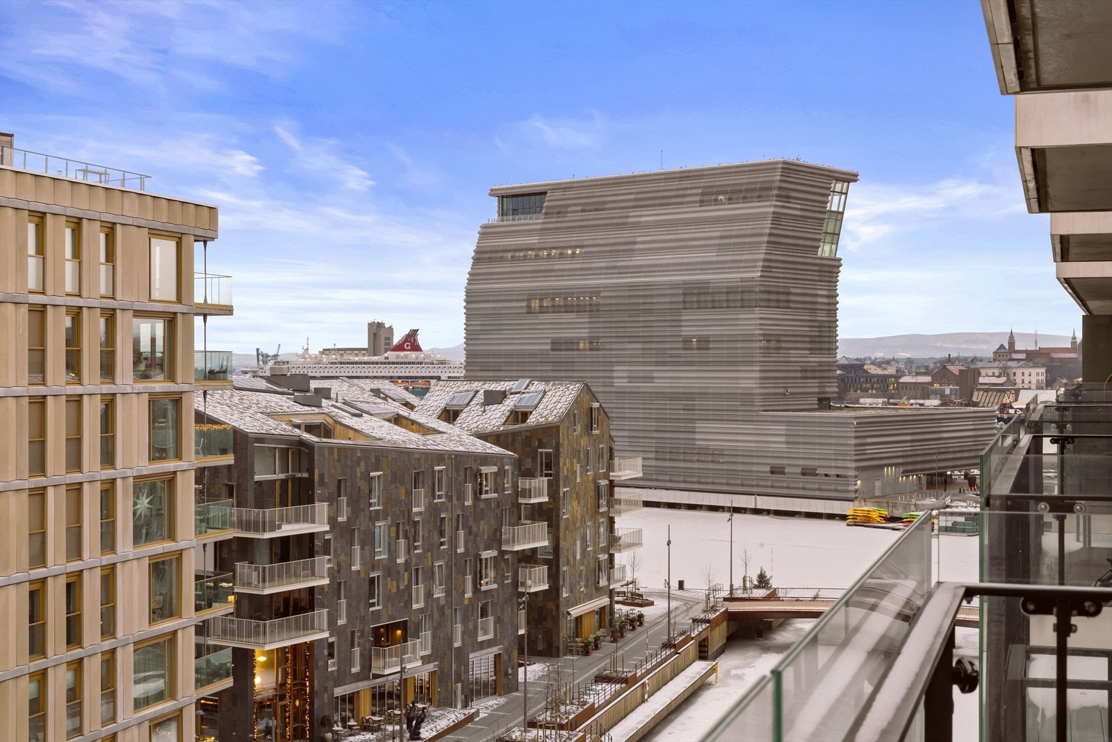 Her bor du i et området med yrende liv og alt du trenger både i hverdag og helg. Galleribilde