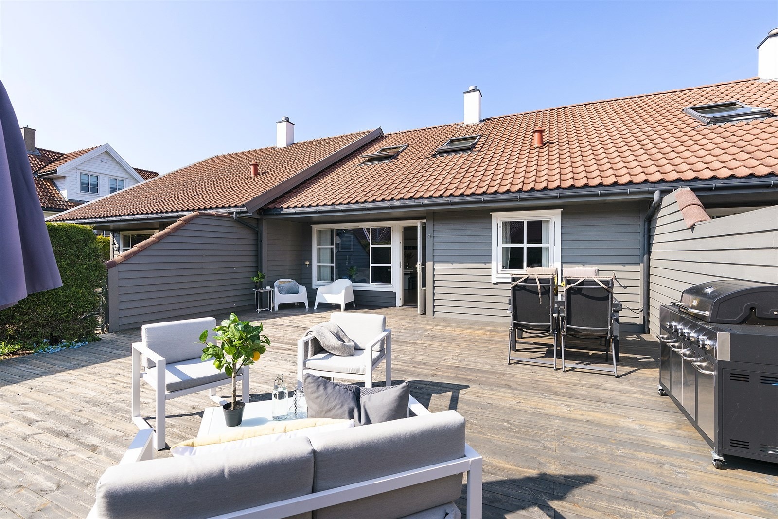 Velkommen til P. Krohns veg 65! Presentert av Britt Fagerland, Eiendomsmegler 1 Jærmegleren. Foto: Robin Malm og utebilder fra forrige salg av Joakim Bjerk Galleribilde