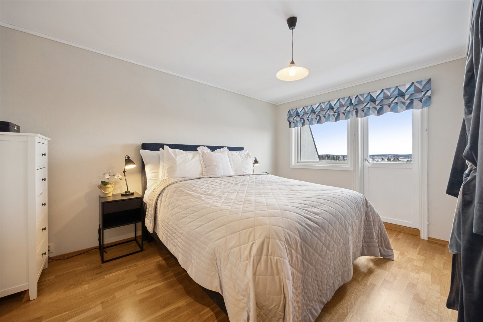 Hovedsoverommet fremstår som romslig. Galleribilde