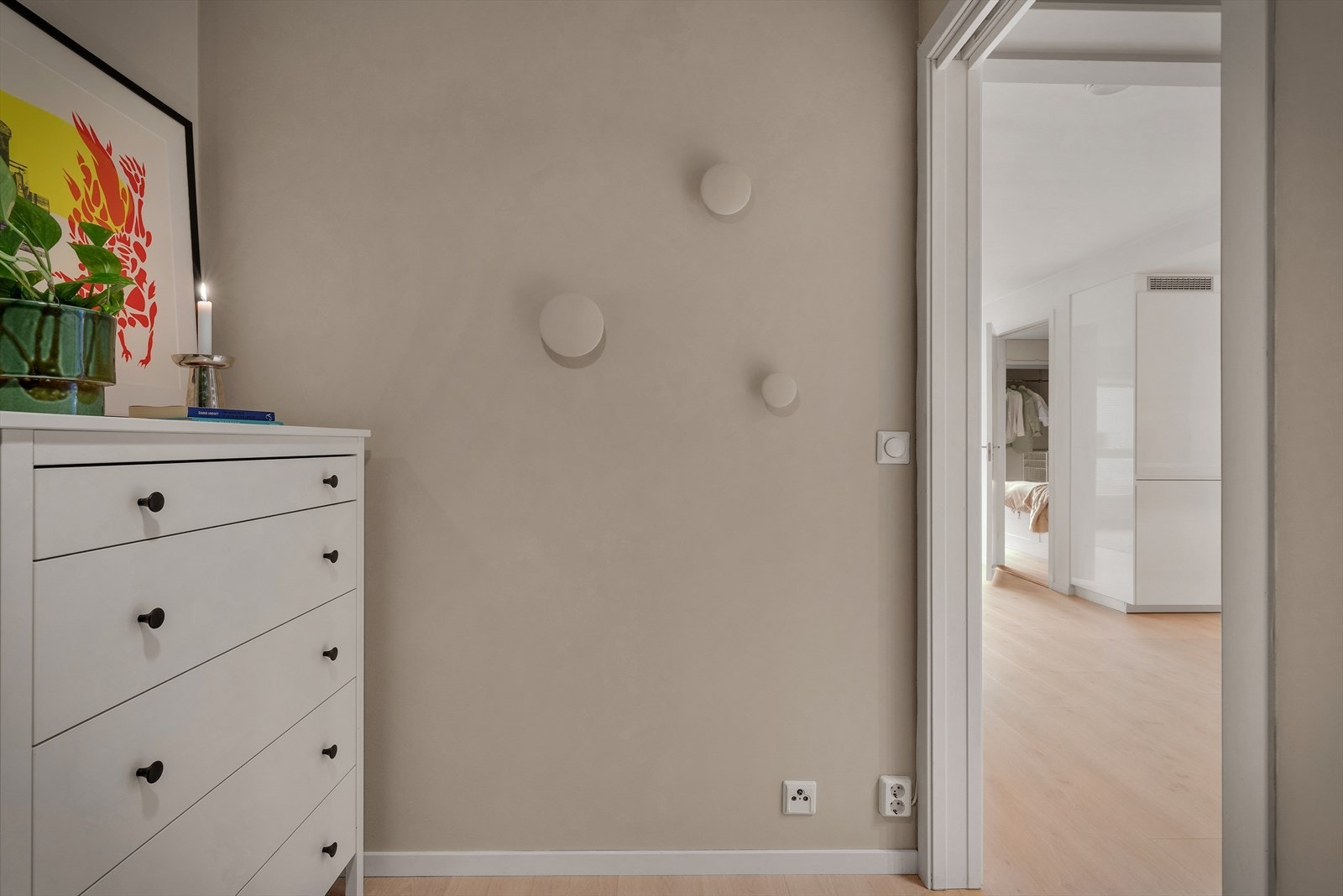 - Tilkomst via skyvedør - Galleribilde