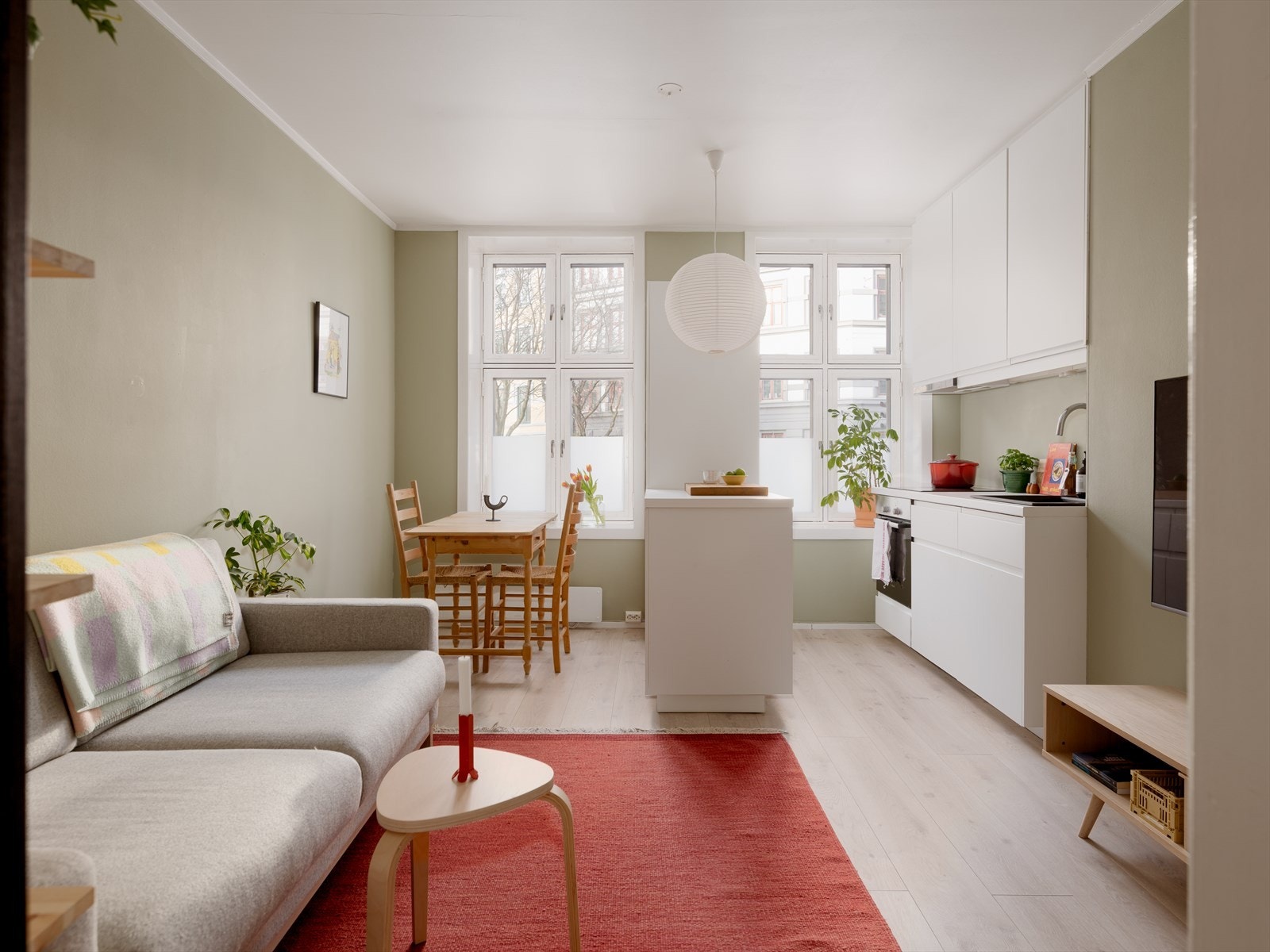 Her bor du i en lekker klassisk bygård med tidstypiske detaljer og moderne fasiliteter. Galleribilde