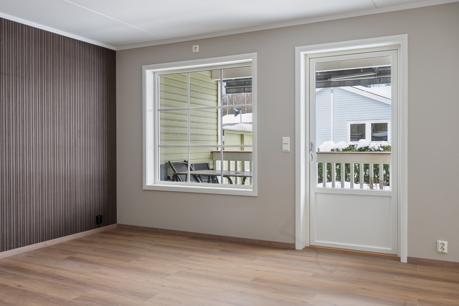 Vegger og gulv er nylig malt/lagt. Galleribilde