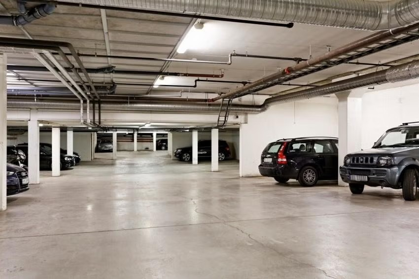 Det er mulighet for kjøp av garasjeplass i Pilestredet Park Garasjeanlegg. Galleribilde