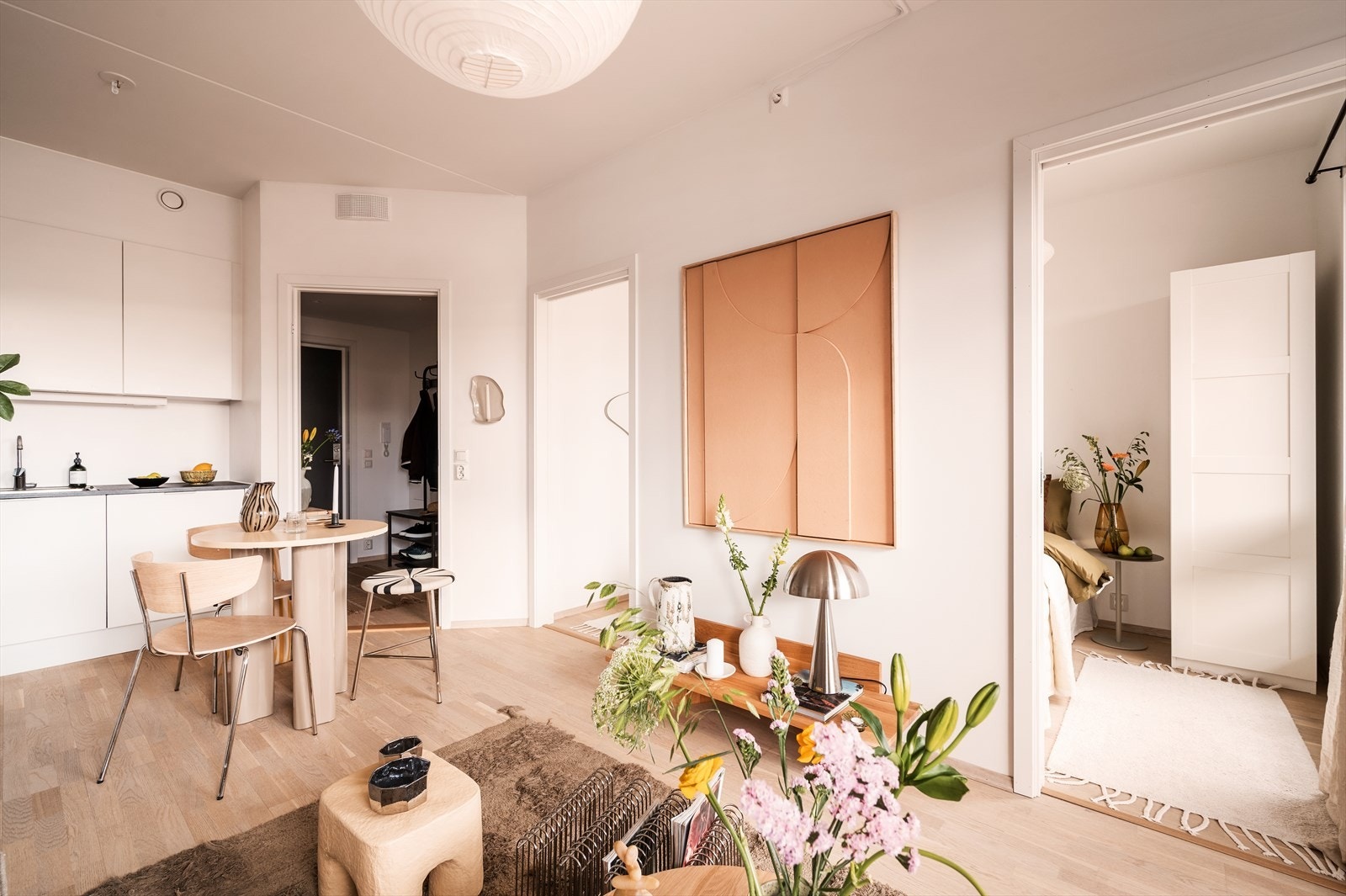 Videre har leiligheten flott parkettgulv og en takhøyde på 2,7 meter. Galleribilde