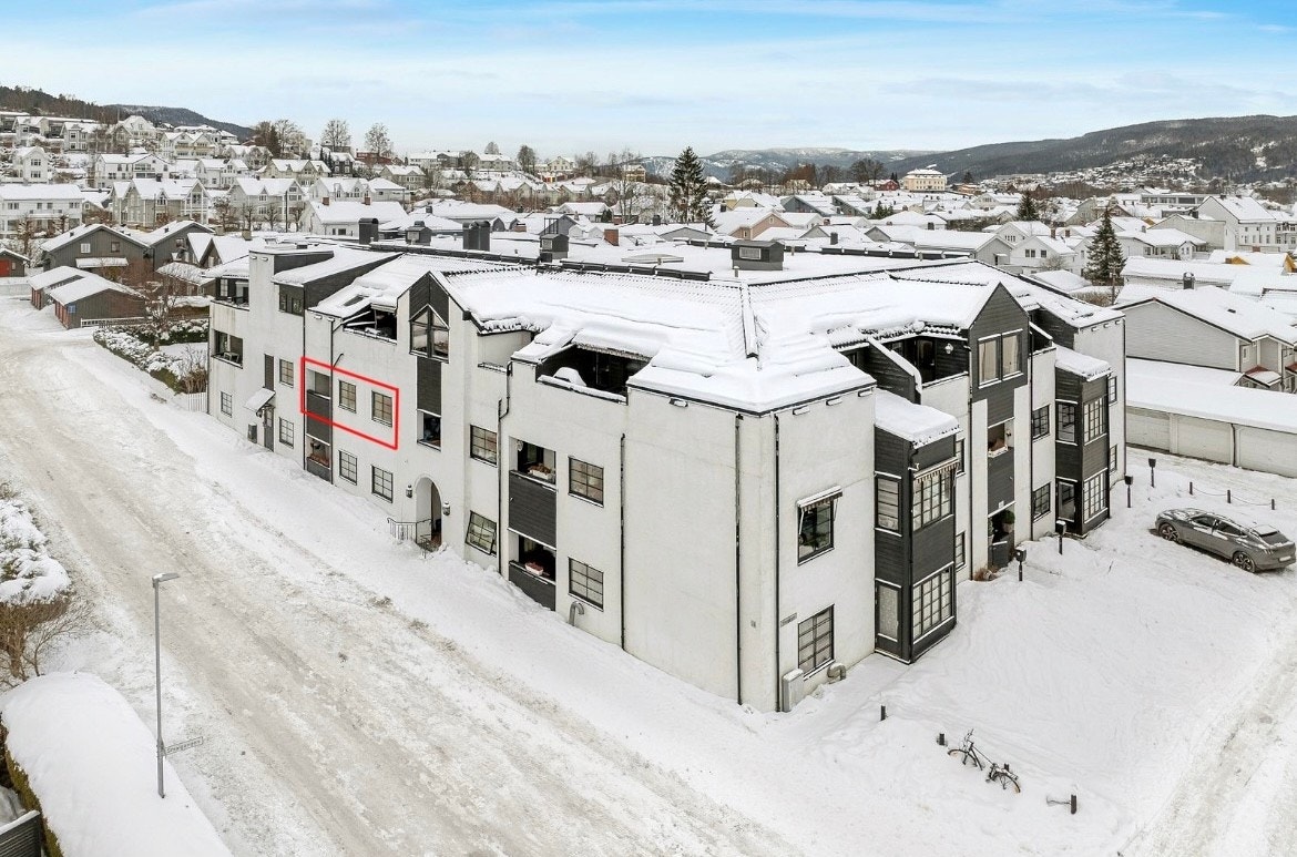 Sameiet ligger i kort gangavstand til alle nødvendige fasiliteter du trenger i en travel hverdag. Galleribilde