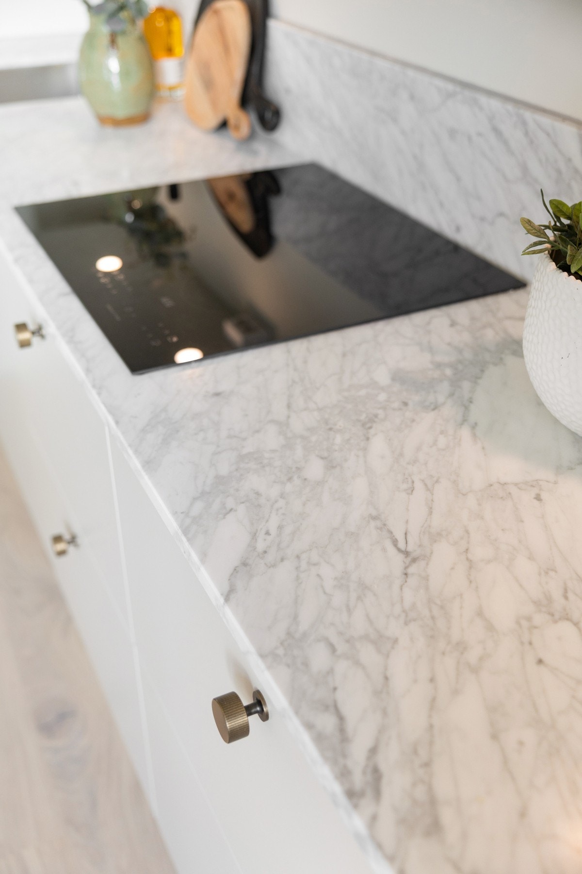 Eksklusiv stenbenkeplate fra Granitop. Galleribilde