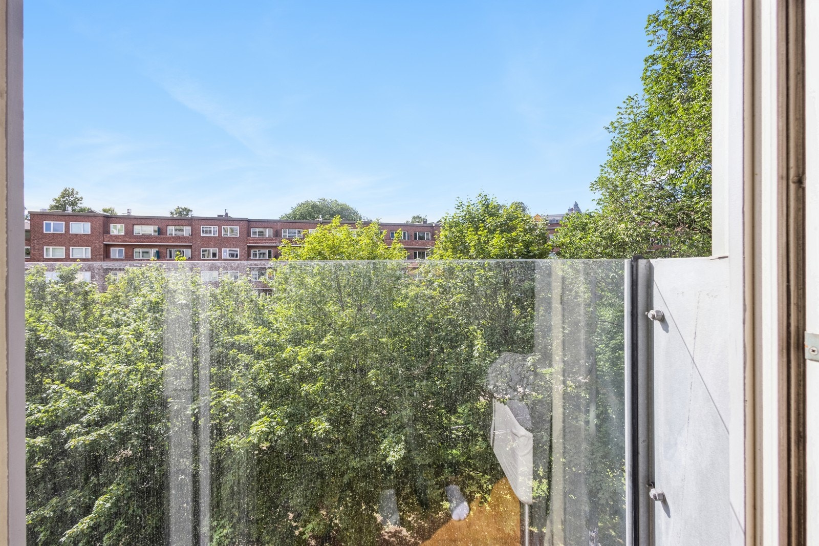 Leiligheten har fransk balkong Galleribilde