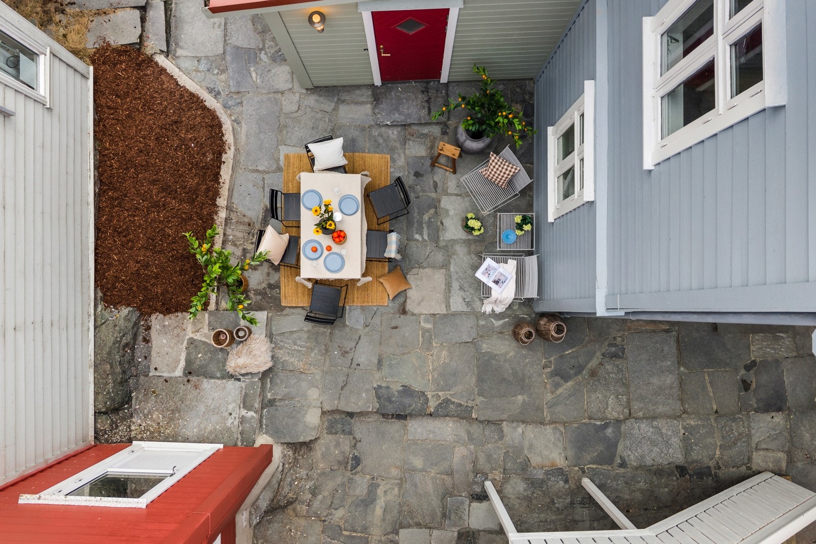 Borettslaget har en hyggelig felles bakgård Galleribilde