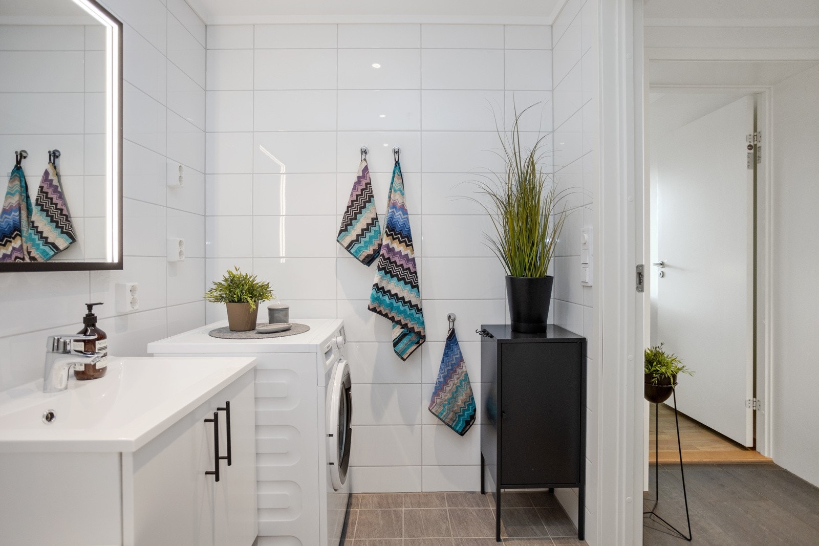 Delikat baderom med tidløs utførelse. Galleribilde