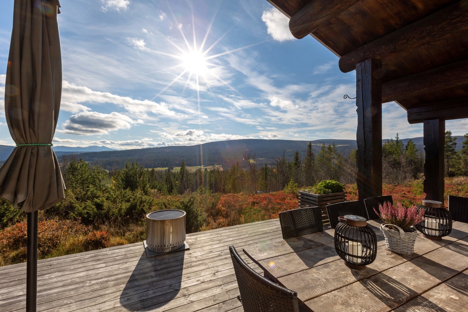 Fantastisk utsikt over omkringliggende landskap. Galleribilde