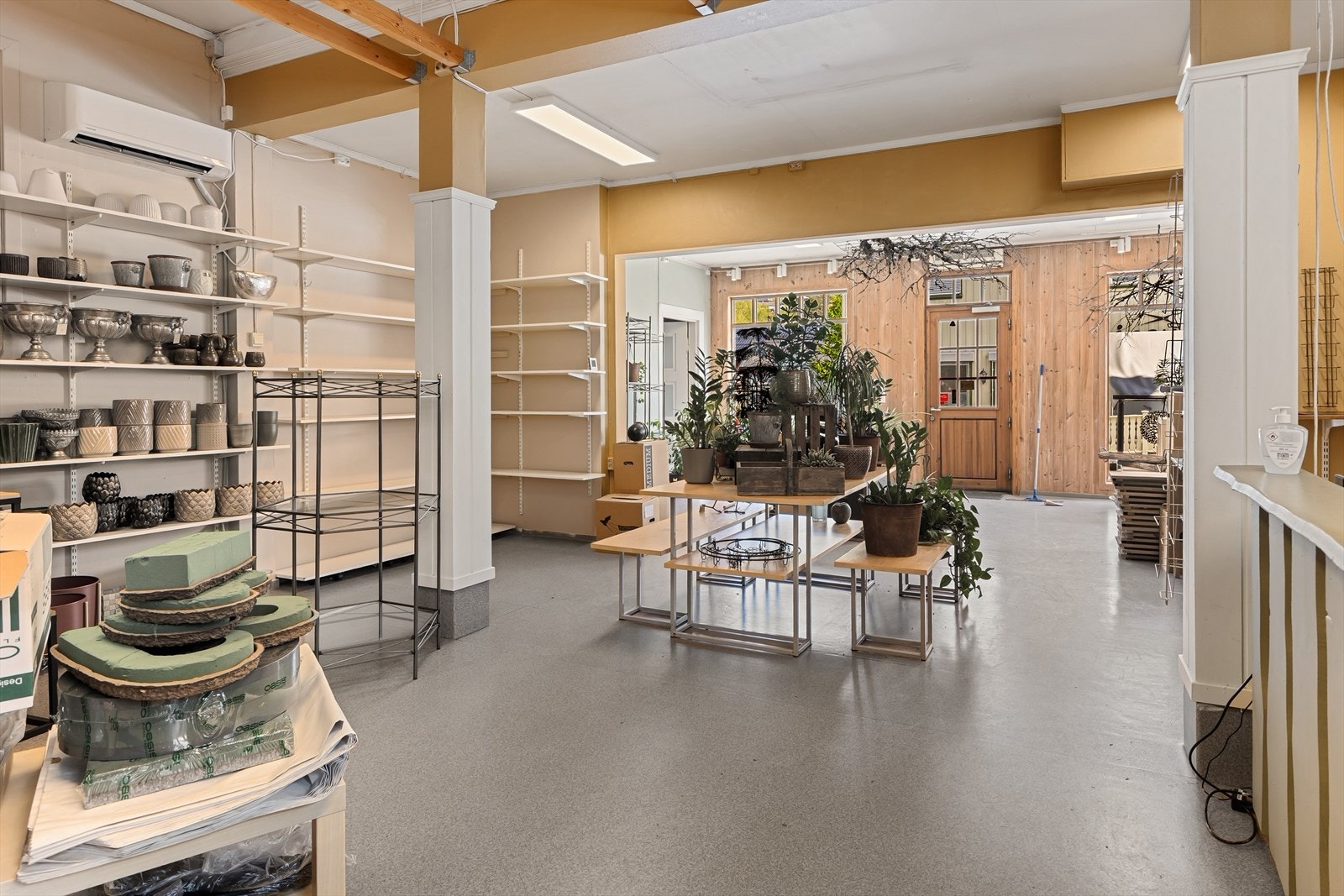 Inne i butikklokalet er det montert varmepumpe. Galleribilde