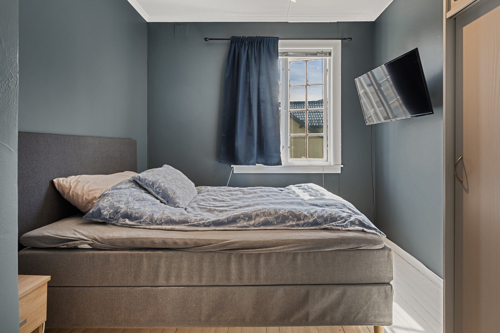 Soverommet i leilighet nummer en. Galleribilde