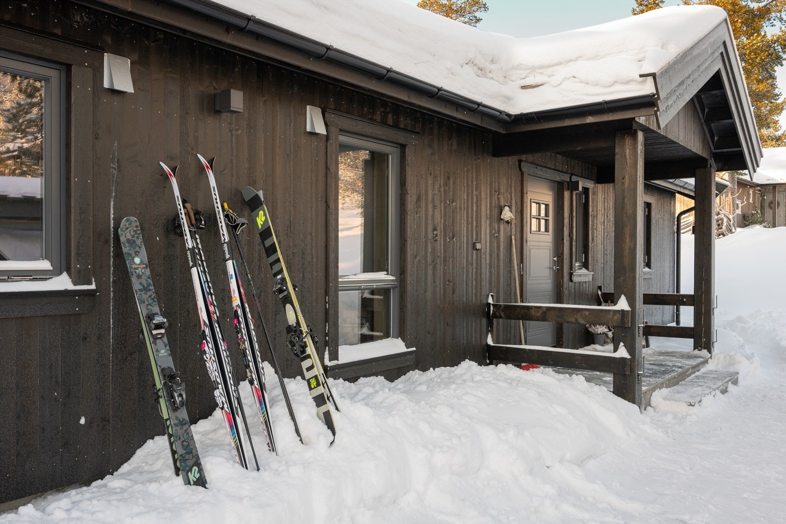 Eiendommen har et flott utgangspunkt for turer i omårdet både sommer og vinter. Galleribilde