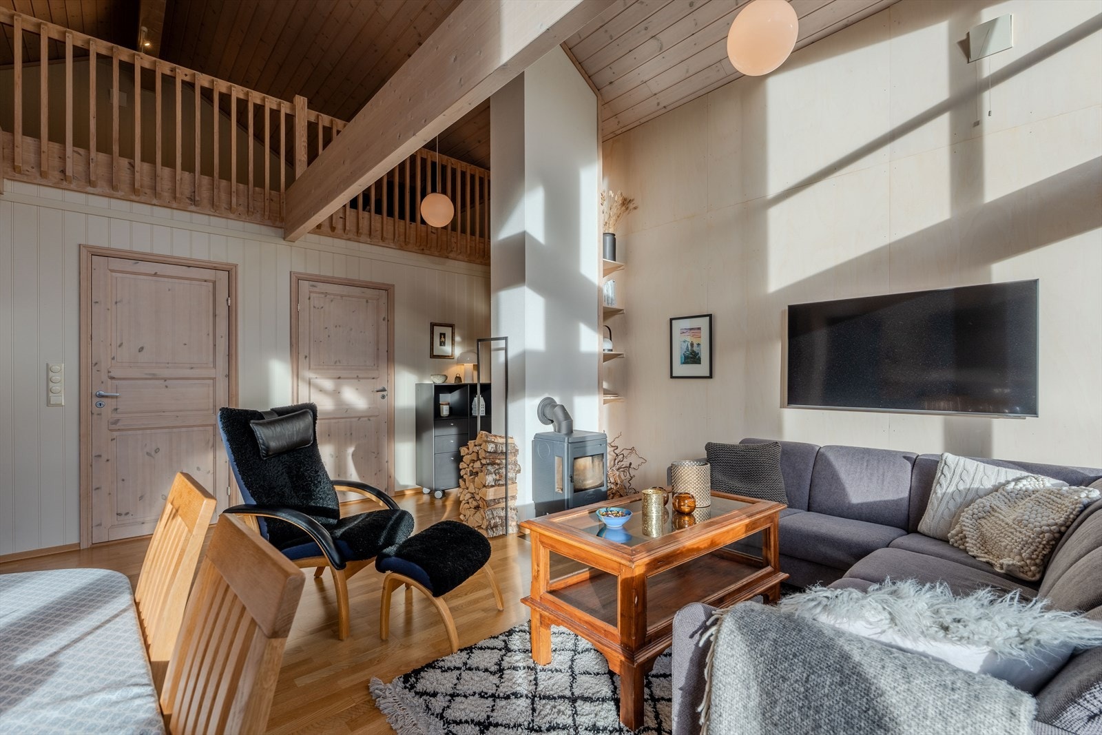 God takhøyde - åpent opp til hemsrom Galleribilde