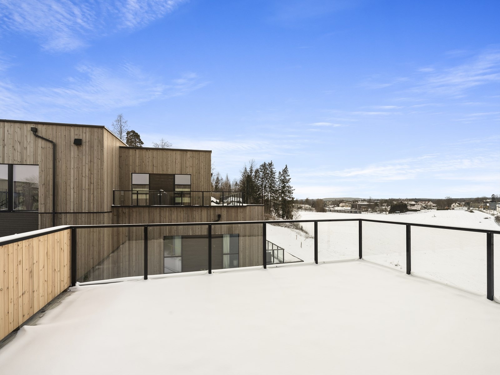 Stor takterrasse med meget gode solforhold Galleribilde