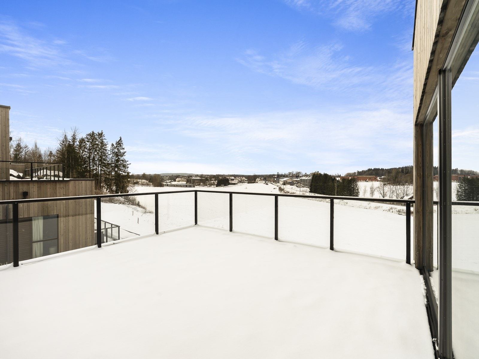 Stor takterrasse med meget gode solforhold Galleribilde
