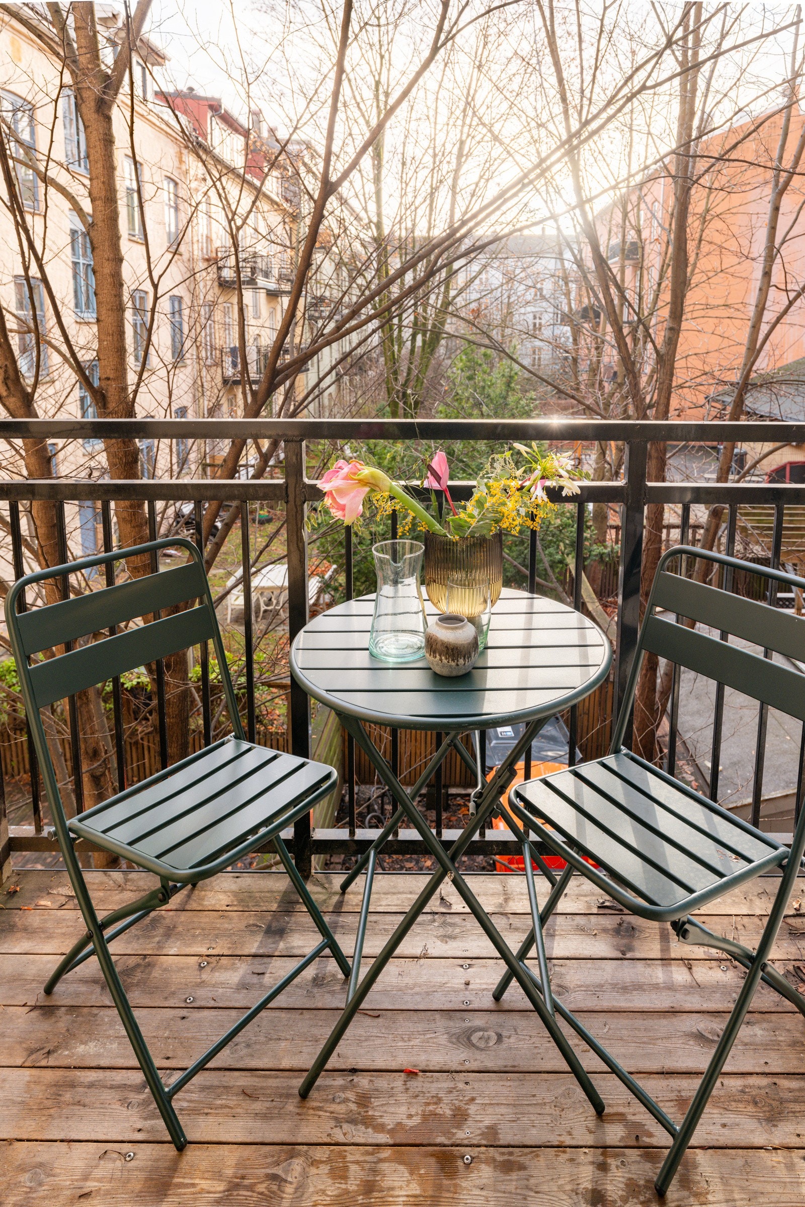 Fra soverommet er det utgang til en hyggelig balkong. Galleribilde