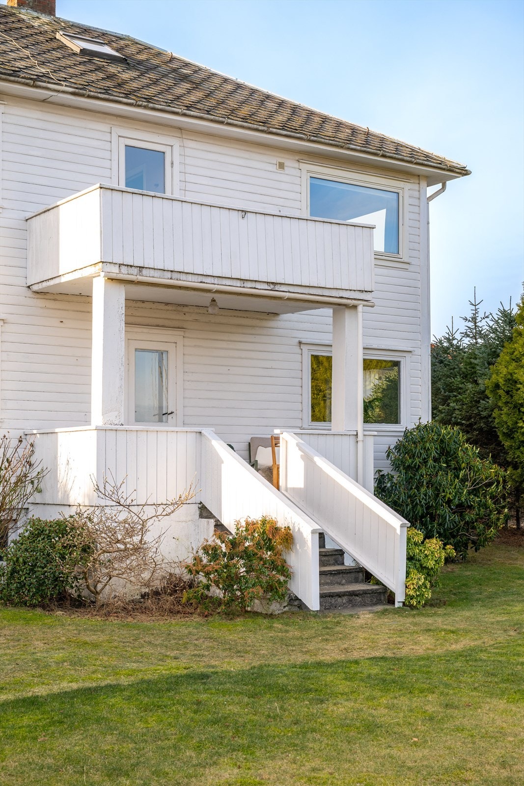 - Nærhet til fine turområder, inkludert Gausel fritidsgård og sjøstien mot Boganesstranden - Galleribilde