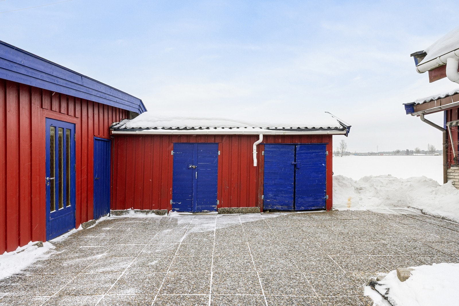 Gode oppbevaringsmuligheter med to separate utvendige boder. Galleribilde