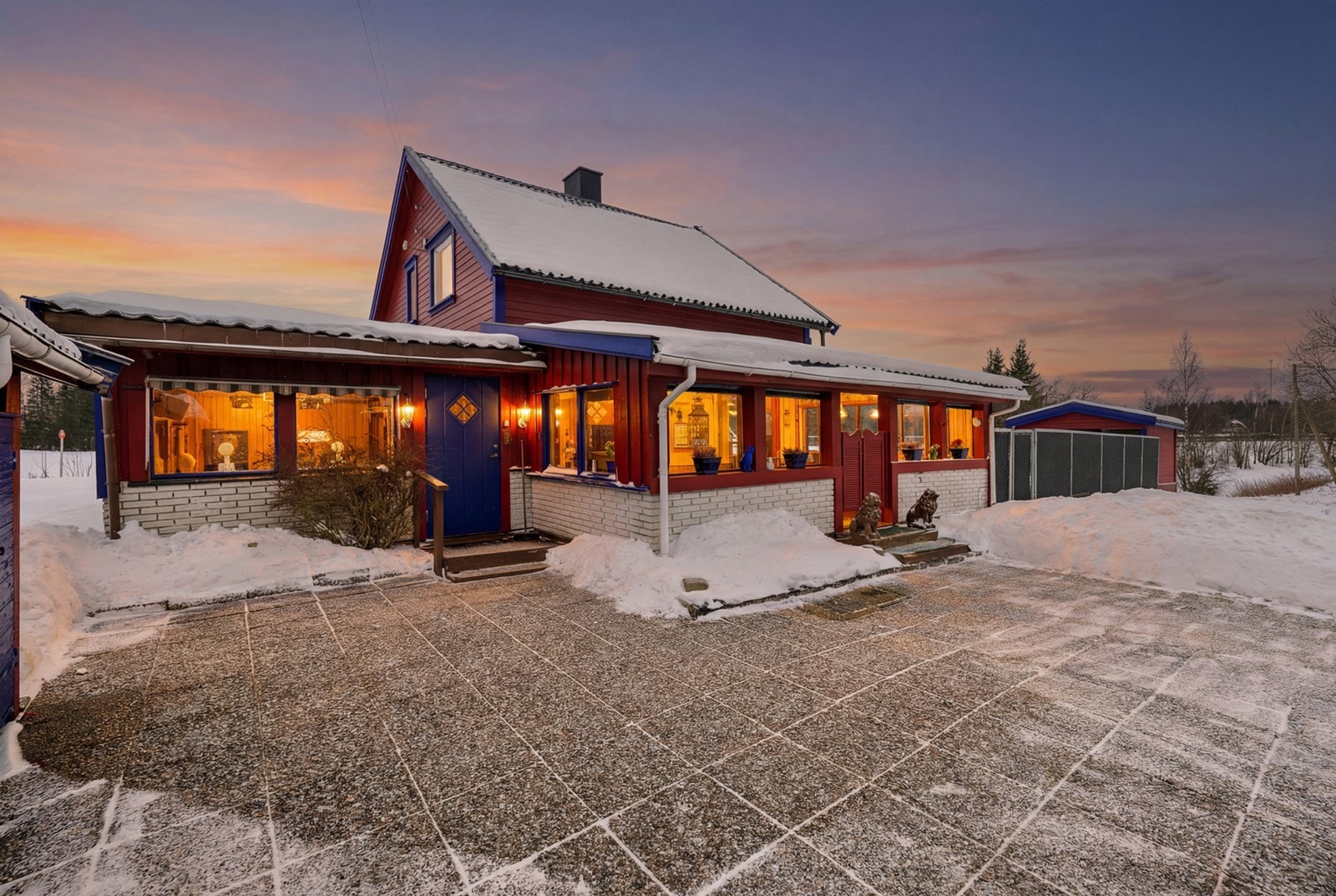 En eldre enebolig med oppussingsbehov, med mye potensiale! Galleribilde