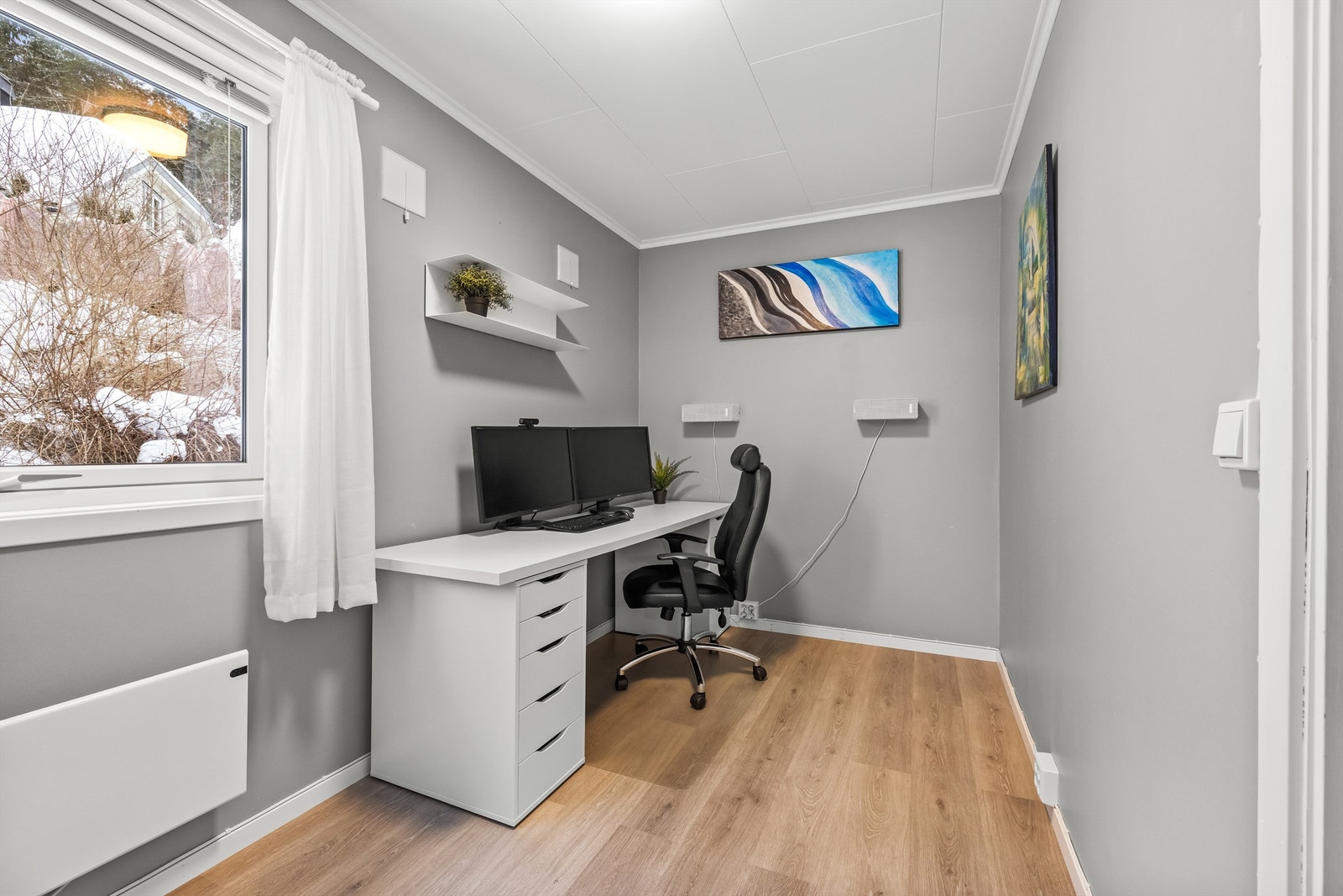 Et eget rom er innredet som kontor, ideelt for hjemmearbeid. Galleribilde