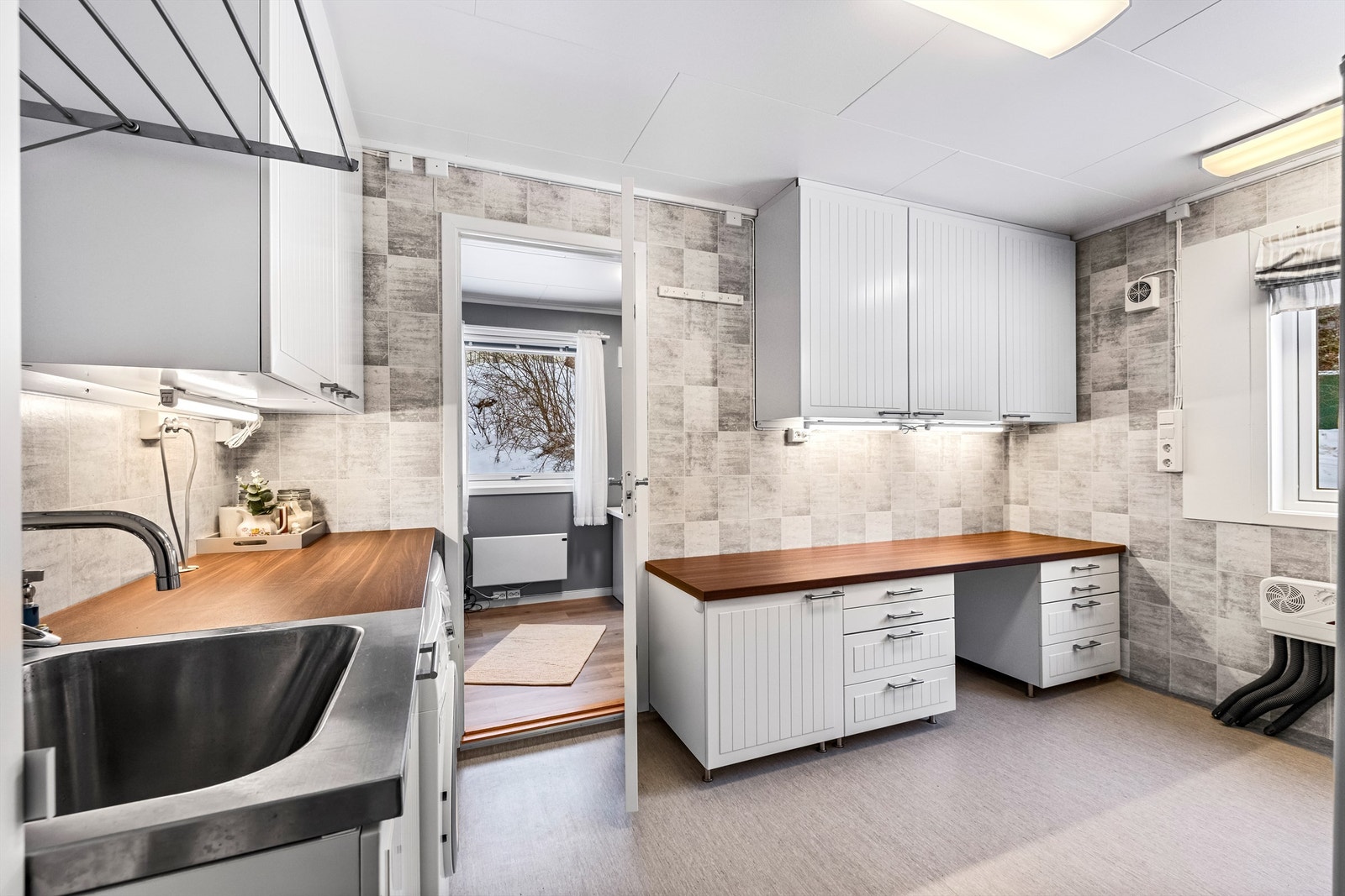 Boligen har et stort og praktisk vaskerom Galleribilde