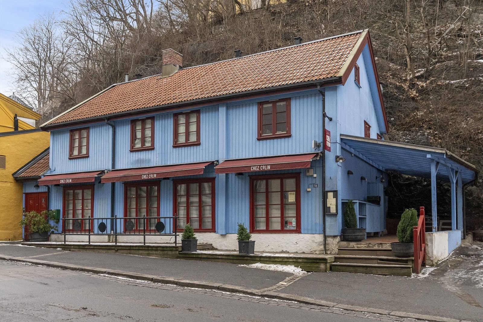 I nærområdet finnes anerkjente restauranter som Chez Colin og Nektar Vinbar. Galleribilde