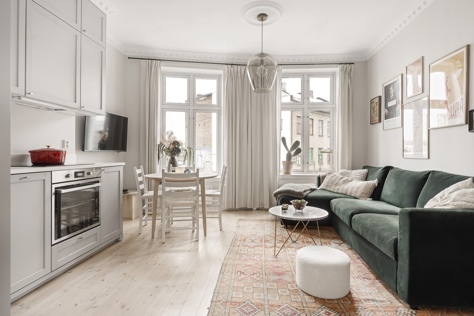 Dette er en luftig og lys 2-roms selveierleilighet med balkong på populære Fredensborg. Galleribilde