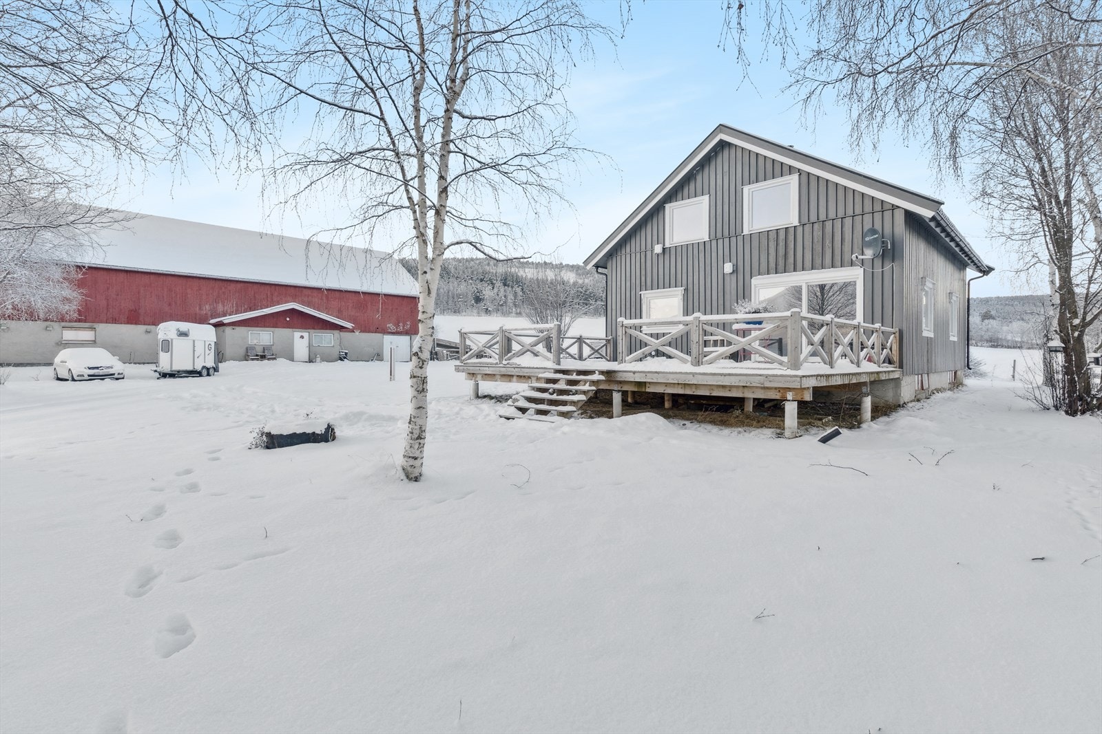 Den store terrassen på 47 m² har utgang fra stuen og gode solforhold. Galleribilde