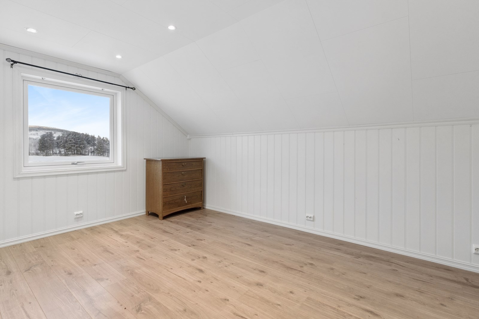 Boligen har to gode soverom i andre etasje. Galleribilde