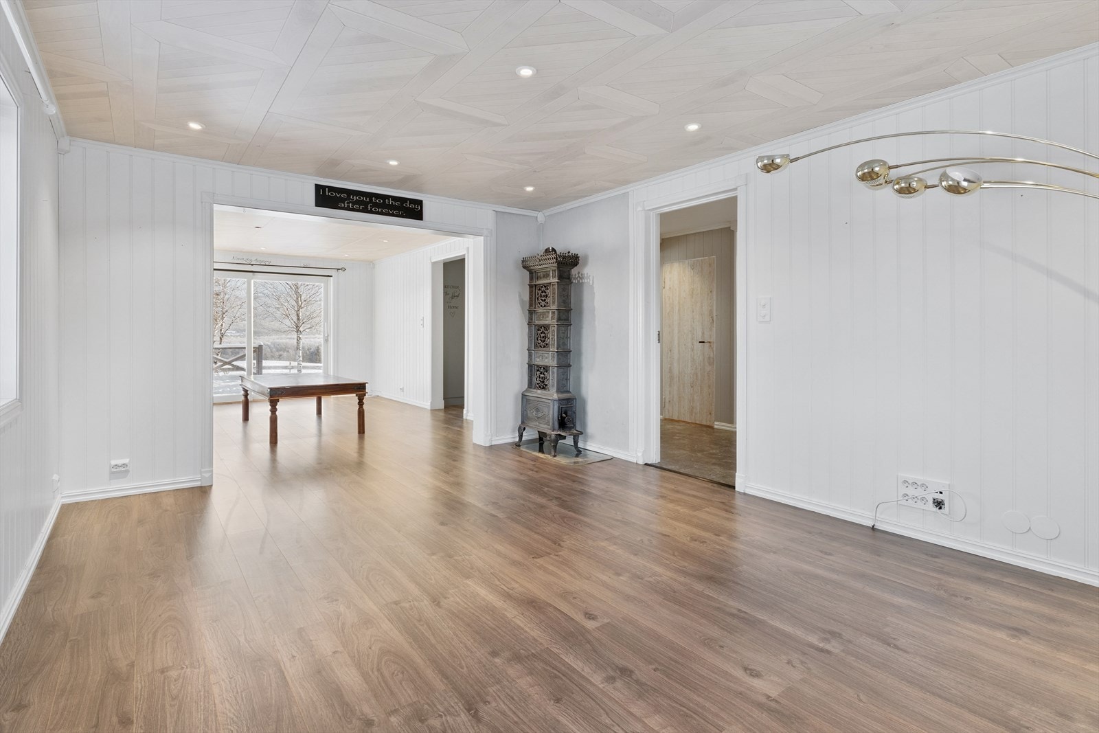 Fra stuen er det direkte utgang til en ny, stor terrasse på 47 m². Galleribilde