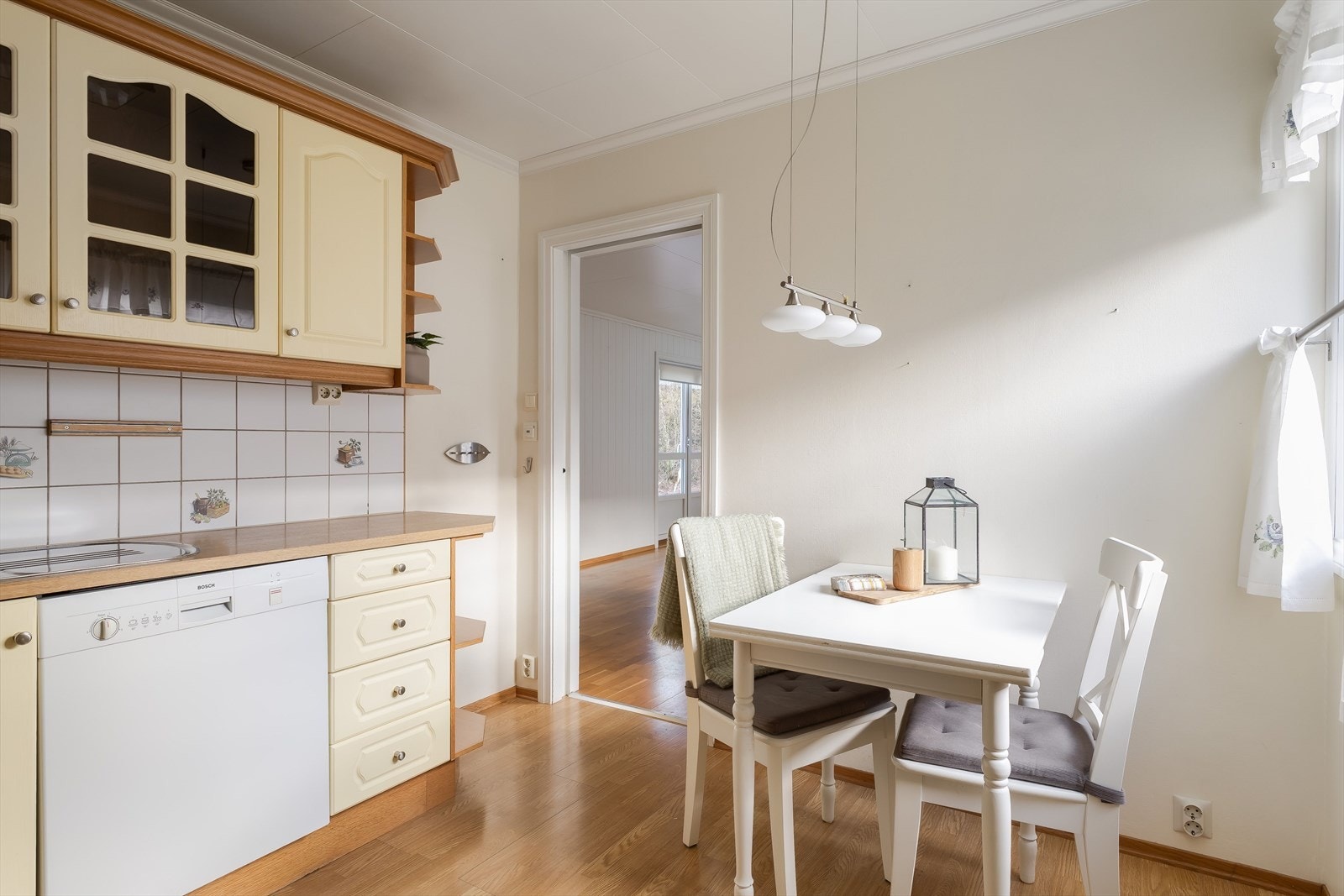 Spiseplass på kjøkkenet Galleribilde