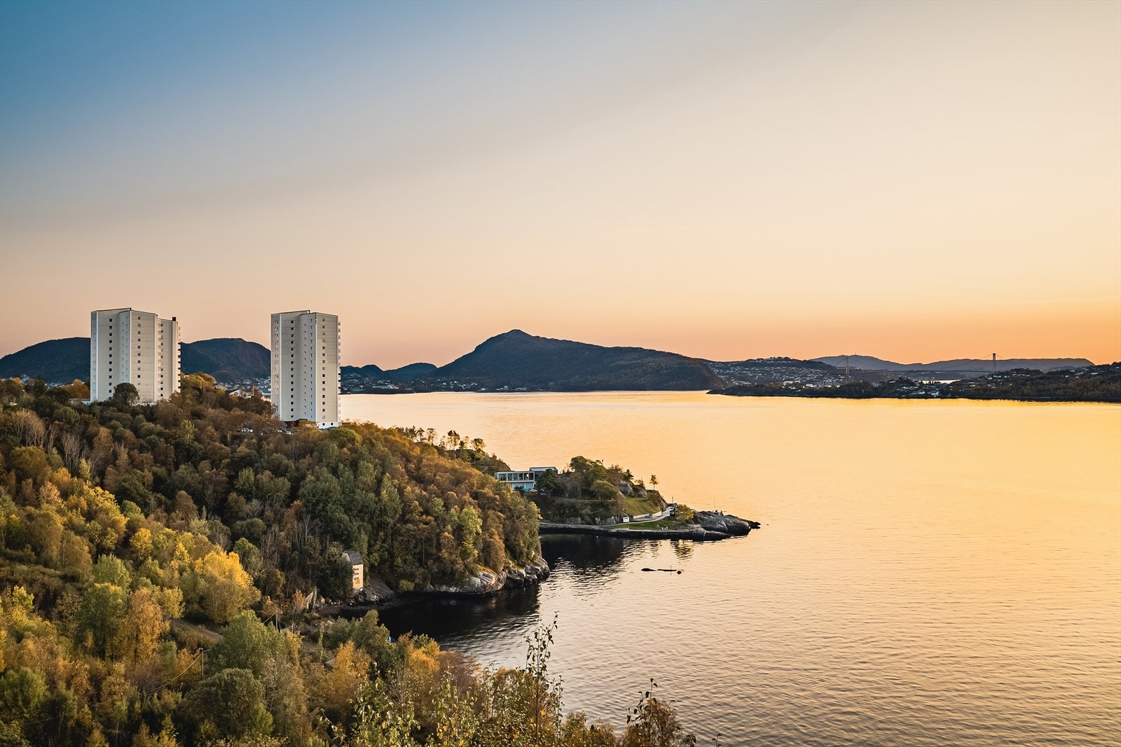 Fra boligen har man svært kort vei til både Helleneset og friluftsområdet på Lønborg. Galleribilde