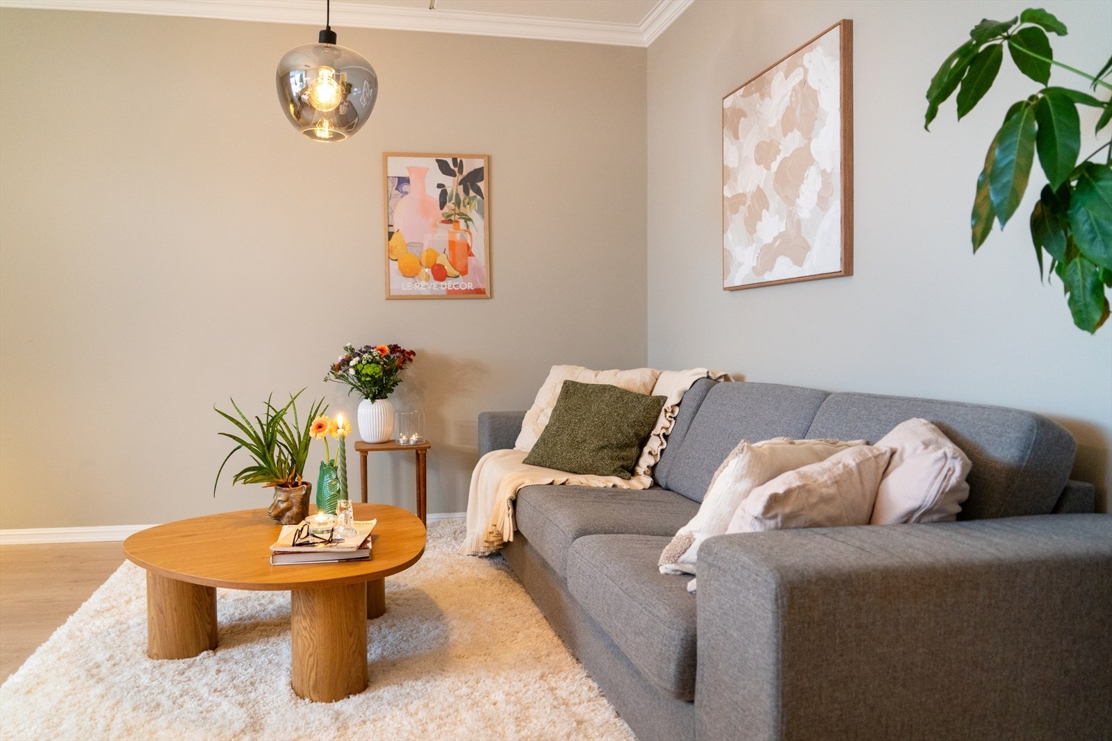 Her kan du enkelt skape både TV-krok og spiseplass. Galleribilde