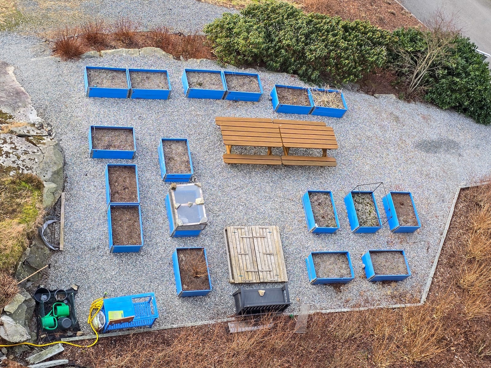 Laget består av 183 leiligheter, fordelt på de tre høyblokkene Helleveien 265, 267, og Øvre Lønborg 25. Det er pent grøntanlegg hvor det er muligheter for å dyrke grønnsaker, poteter og urter i plantekasser. Galleribilde