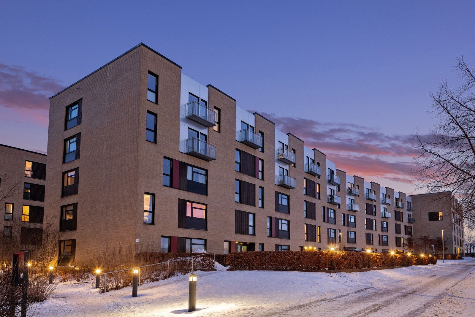 Her bor du i et veldrevet og hyggelig sameie. Galleribilde