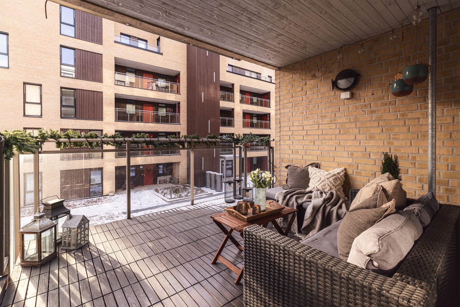 Hyggelig overbygget balkong på 10 m². Galleribilde